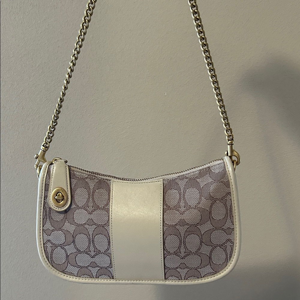 Coach Signature Jacquard Swinger